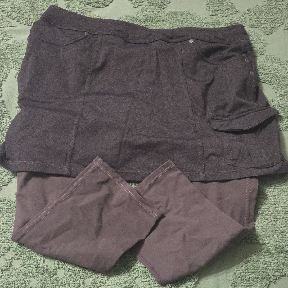 Athleta Charcoal Skirt With Capri Leggings